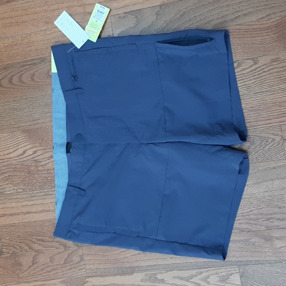 All in Motion Blue travel shorts size 40 - Picture 8 of 8